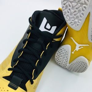 Jordan Fly Wade 2 EV 
Like New Condition, With Box